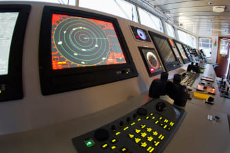 레이더 시스템 및 전자 해도